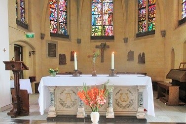 kerk-Mook---interieur-klein.jpg
